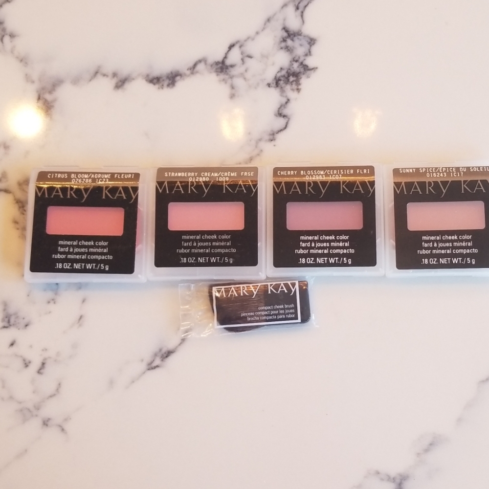 Lot of 4 Mary Kay Mineral Cheek Colors with Brush